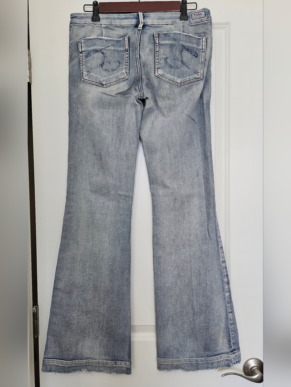 Silver Jeans Co. Suki Bootcut Jeans Women’s Light Wash Distressed Low Rise - Picture 3 of 11
